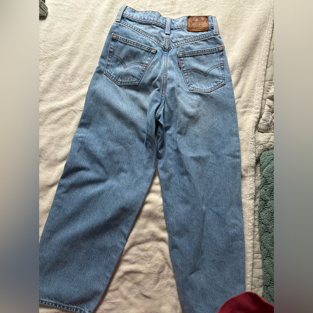 Levi’s - Picture 3 of 6